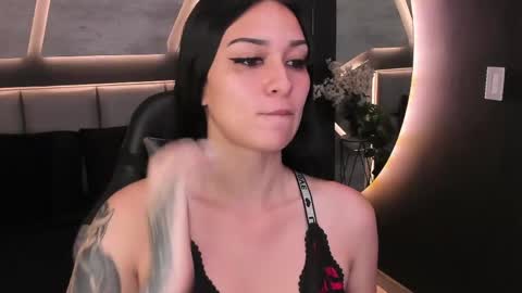 karinadollfire online show from 22, 4, 2026