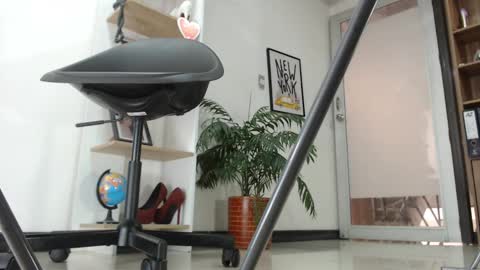 Snapshot of karinbellee chatting on 10, 2, 2025 Karin online show from 10, 2, 2025