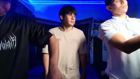 Snapshot of kariozzz chatting on 30, 11, 2025 call me kai 3 online show from 30, 11, 2025