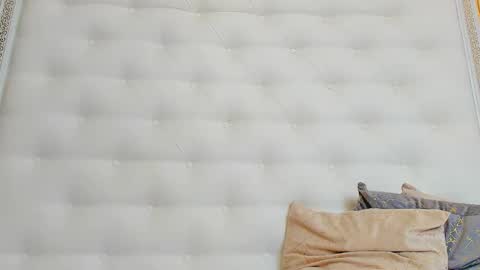 KARISSIA online show from 9, 10, 2025