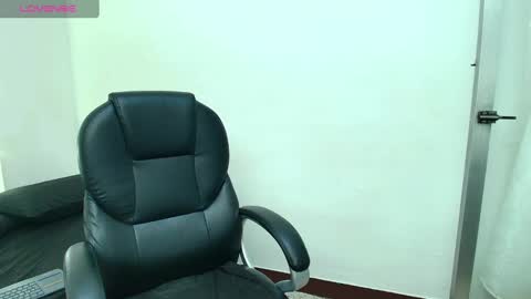 karla_hilton1 online show from 6, 10, 2025