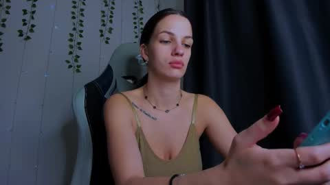 karla_lim online show from 3, 11, 2025