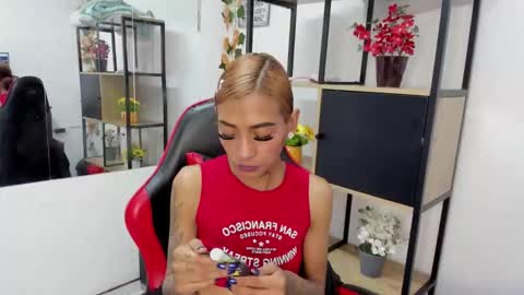 karlaslutskinny__ online show from 17, 12, 2025