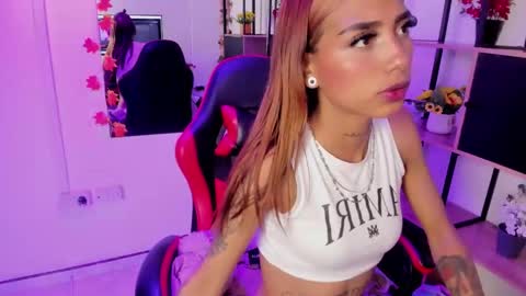 karlaslutskinny__ online show from 7, 1, 2026