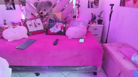 Karly Moonns online show from 2, 12, 2025