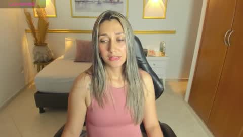karlyy_ online show from 8, 11, 2025