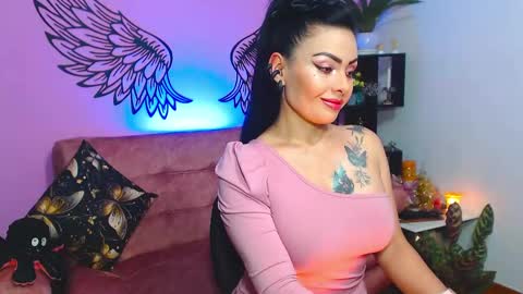 Snapshot of karol_kennedy chatting on 7, 3, 2025 Karol Kenedy online show from 7, 3, 2025