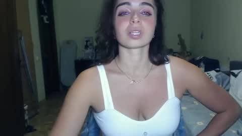 Snapshot of karolinasweet chatting on 3, 12, 2024 Mila online show from 3, 12, 2024
