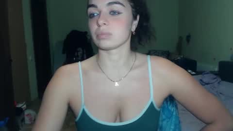 Snapshot of karolinasweet chatting on 17, 1, 2025 Mila online show from 17, 1, 2025
