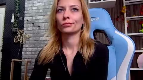 karoline121 online show from 3, 3, 2026