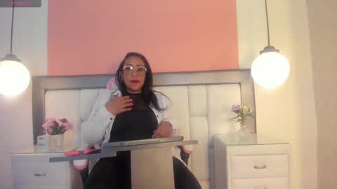 Snapshot of karolwest_ chatting on 10, 11, 2025 karolwest_ online show from 10, 11, 2025