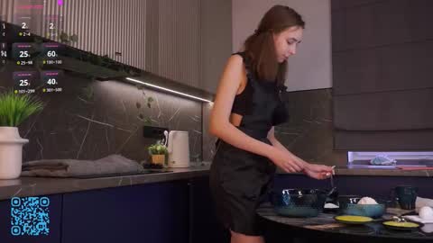Hellomy name is Mami nice to meet you online show from 16, 10, 2025