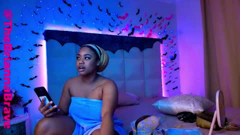 Snapshot of kat2025 chatting on 28, 10, 2025 BriannaBrave online show from 28, 10, 2025