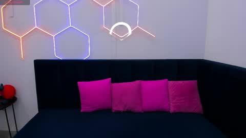 kat__cat online show from 14, 4, 2026