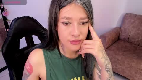 Snapshot of kat_apple chatting on 7, 6, 2026 Alicia online show from 7, 6, 2026