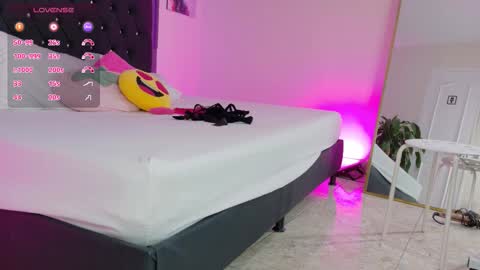 kataaleya__12 online show from 24, 11, 2025