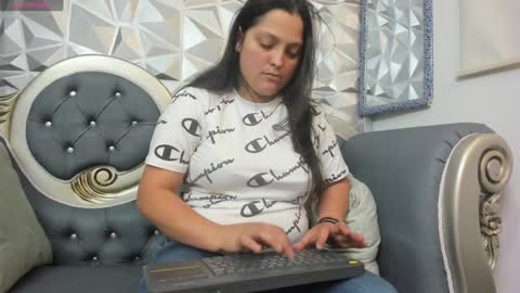 Snapshot of kataleyastiward chatting on 3, 2, 2025 KATA online show from 3, 2, 2025