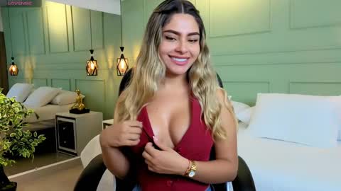 Snapshot of kataliina_18 chatting on 9, 9, 2025 Kat online show from 9, 9, 2025