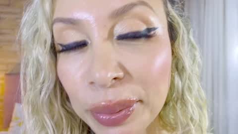 Snapshot of katalinahell chatting on 2, 2, 2025 katalinahell online show from 2, 2, 2025