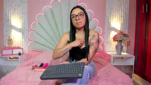 Snapshot of kate_mmoss chatting on 7, 7, 2026 kate online show from 7, 7, 2026
