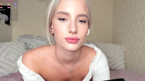 Snapshot of katebremar chatting on 21, 1, 2025 online show from 21, 1, 2025