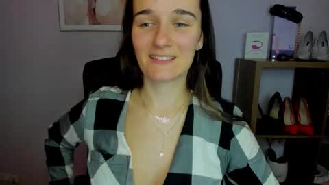 Snapshot of katedesire chatting on 4, 10, 2025 Kate  online show from 4, 10, 2025