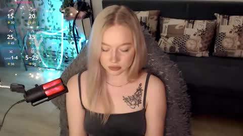 Snapshot of katerinaxvold chatting on 15, 9, 2025 Lisa online show from 15, 9, 2025