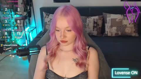 Snapshot of katerinaxvold chatting on 1, 11, 2025 Lisa online show from 1, 11, 2025