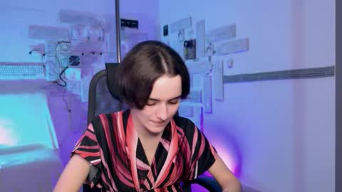 katewillows online show from 3, 12, 2025