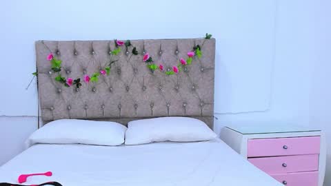 katey Curvy01 online show from 17, 12, 2025