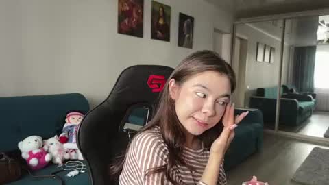 Snapshot of katheleenschraub chatting on 2, 7, 2026 Elle online show from 2, 7, 2026