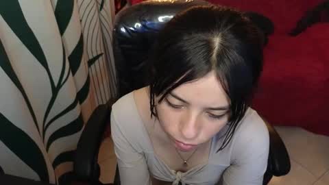 Snapshot of kathie_lozada chatting on 19, 10, 2025 kathie_lozada online show from 19, 10, 2025