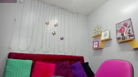 Paola online show from 28, 1, 2025