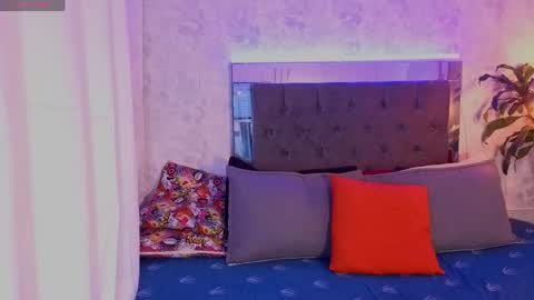 Snapshot of kathira_londres chatting on 6, 6, 2026 Sofia online show from 6, 6, 2026