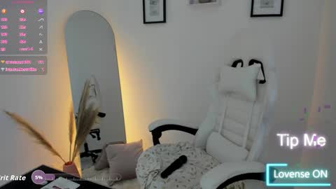 Snapshot of katialips_ chatting on 22, 11, 2025 Katia online show from 22, 11, 2025