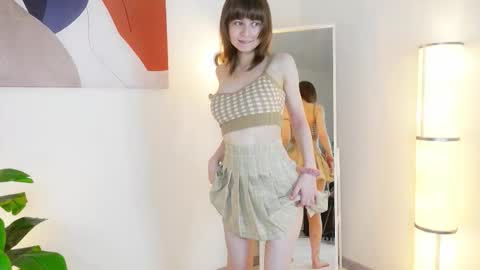 Snapshot of katie_ktk chatting on 28, 10, 2025 Katie online show from 28, 10, 2025