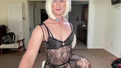 katiebabykitty online show from 24, 4, 2026