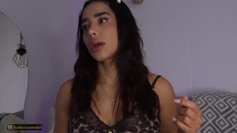 Snapshot of katiecruz_ chatting on 23, 9, 2025 Katie online show from 23, 9, 2025