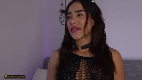 Snapshot of katiecruz_ chatting on 2, 10, 2025 Katie online show from 2, 10, 2025