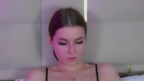 katiereeves online show from 25, 11, 2025