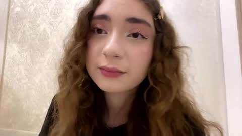 Snapshot of katinaflatau chatting on 15, 5, 2026 Rosie online show from 15, 5, 2026
