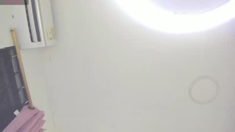 Snapshot of katitaluxury_hot chatting on 28, 5, 2026 katitaluxury_hot online show from 28, 5, 2026