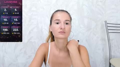 Snapshot of katrin_brook chatting on 19, 9, 2025 Katrin Brook online show from 19, 9, 2025
