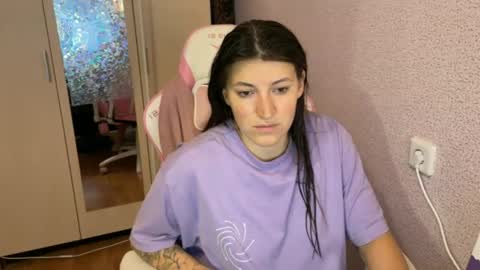 Snapshot of katrin_kristal chatting on 19, 4, 2026 naked in pvt show 100 tk online show from 19, 4, 2026