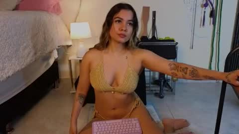 Snapshot of katt_bdsm chatting on 27, 4, 2026 Katt online show from 27, 4, 2026
