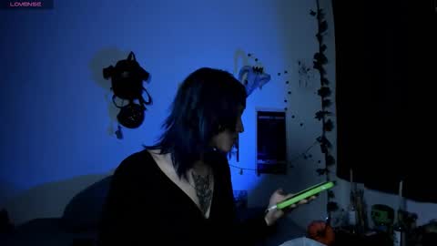 kattx   independent model online show from 8, 11, 2025