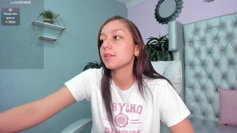 Snapshot of katy_sweet19 chatting on 12, 1, 2025 Katy online show from 12, 1, 2025