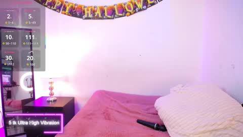 Snapshot of katy_van chatting on 19, 10, 2025 Katy Van online show from 19, 10, 2025