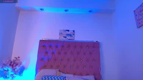 Snapshot of katy_van chatting on 9, 11, 2025 Katy Van online show from 9, 11, 2025