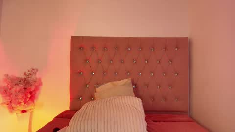 Snapshot of katy_van chatting on 24, 11, 2025 Katy Van online show from 24, 11, 2025